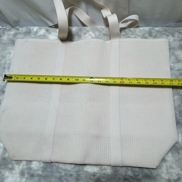 NEW ~ A New Day Tote Cream - Picture 4 of 6